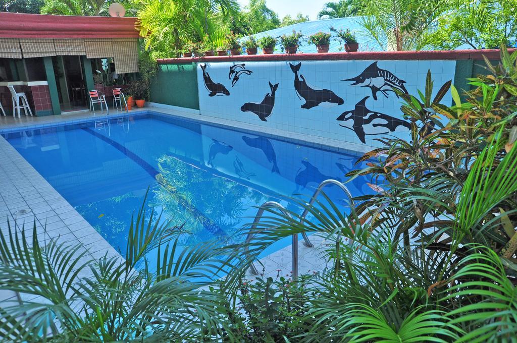 Hotel White Mansion Davao Stadt Exterior foto